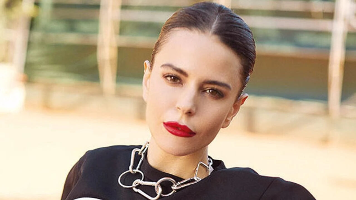 Şarkıcı Simge Sağın da cinsel istismar kurbanı olduğunu açıkladı